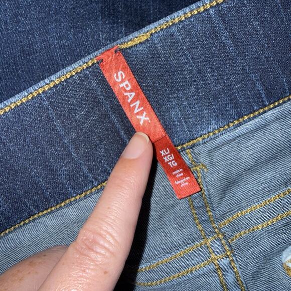 Spanx Women’s Flare Jeans Pull On Size XL - Picture 5 of 5